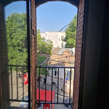 Hotel New Royal Tbiliszi Kültér fotó