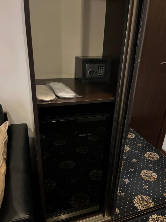 Hotel New Royal Tbiliszi Kültér fotó