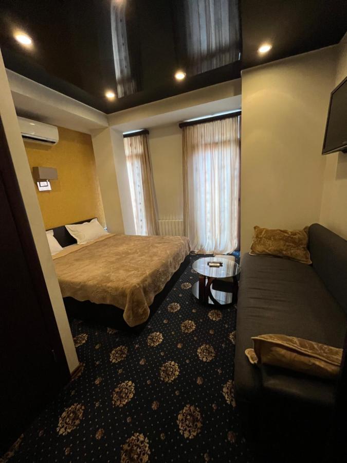 Hotel New Royal Tbiliszi Kültér fotó