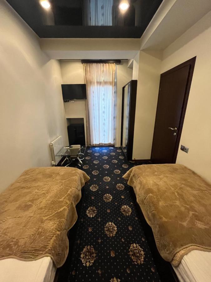 Hotel New Royal Tbiliszi Kültér fotó