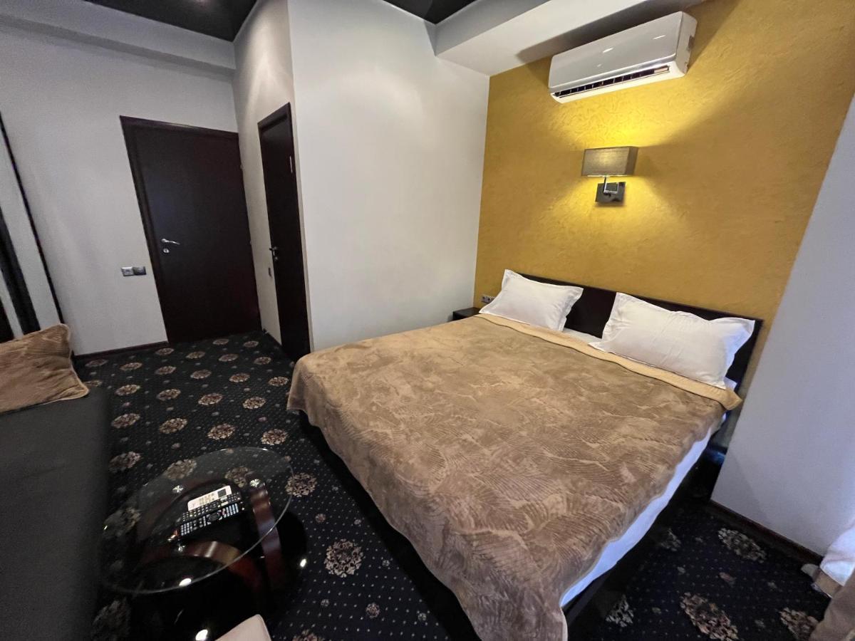 Hotel New Royal Tbiliszi Kültér fotó