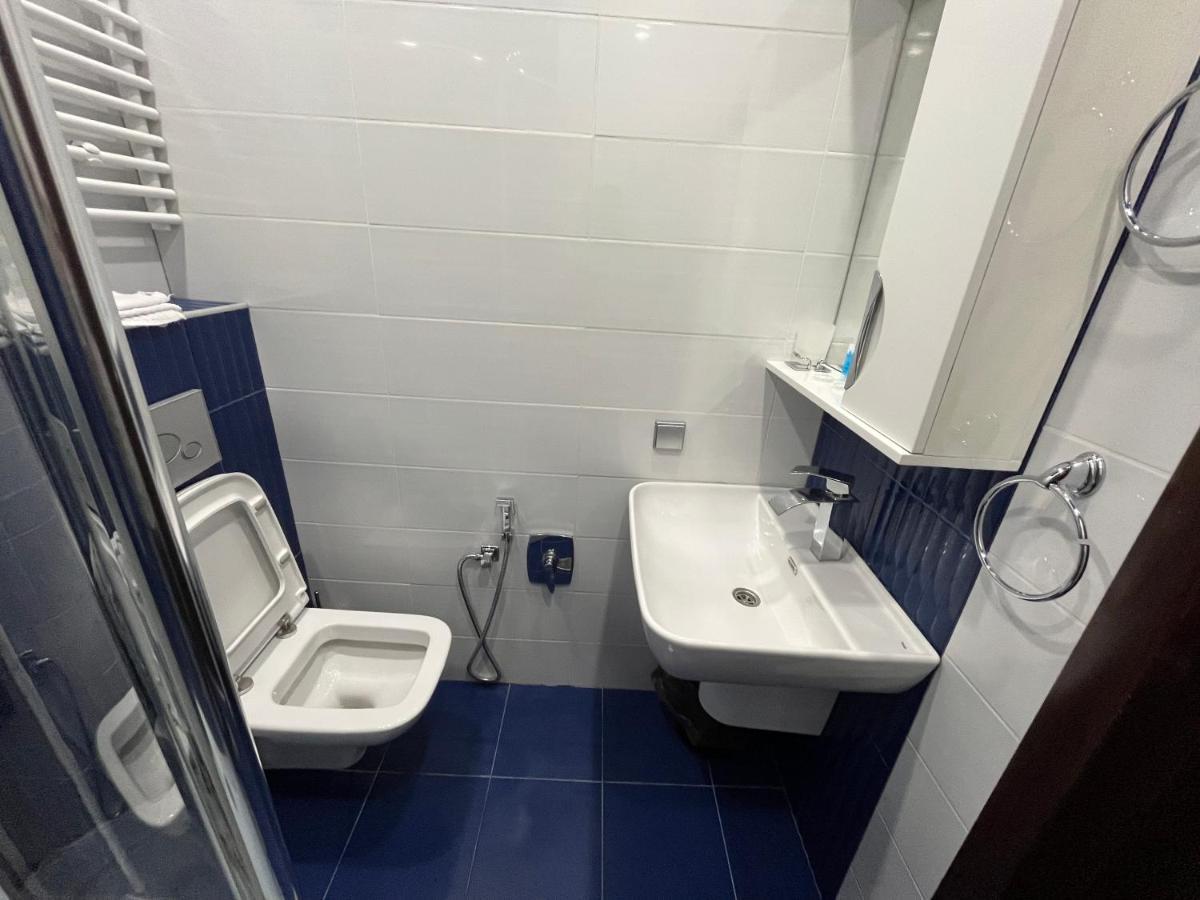 Hotel New Royal Tbiliszi Kültér fotó