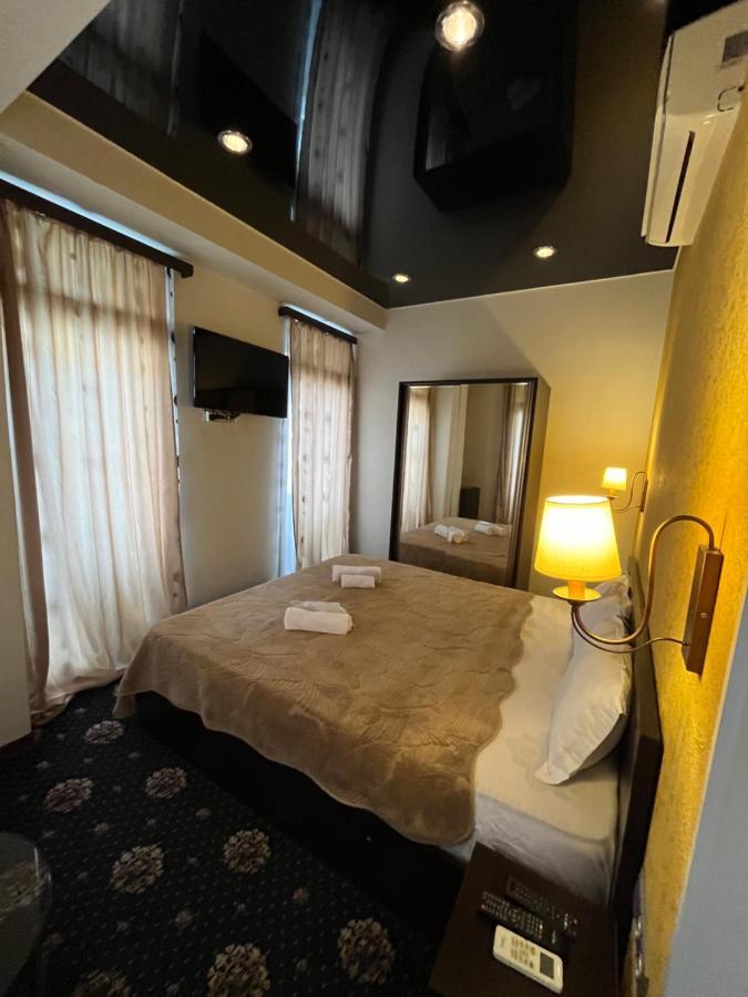Hotel New Royal Tbiliszi Kültér fotó