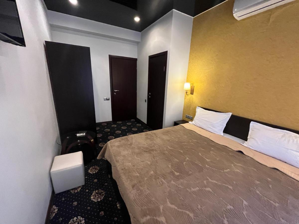Hotel New Royal Tbiliszi Kültér fotó