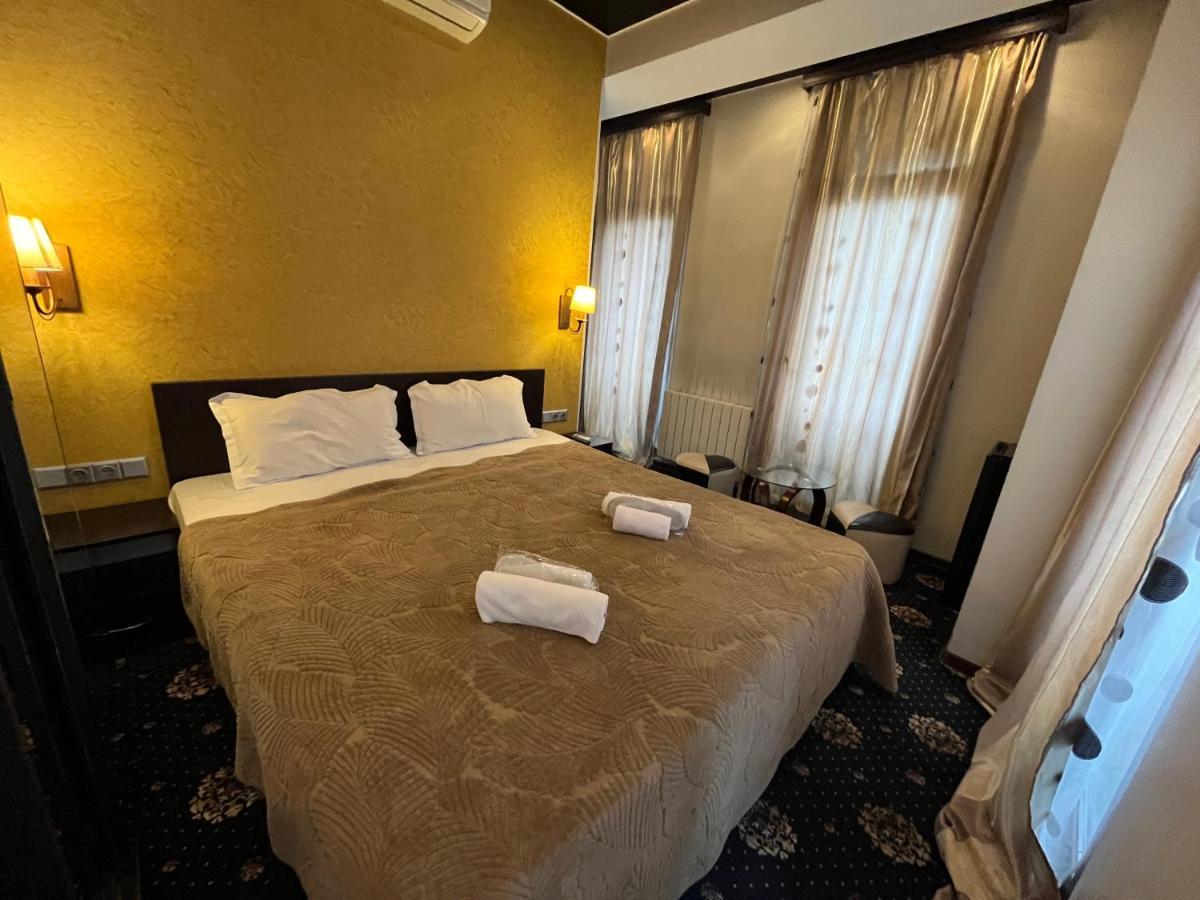 Hotel New Royal Tbiliszi Kültér fotó