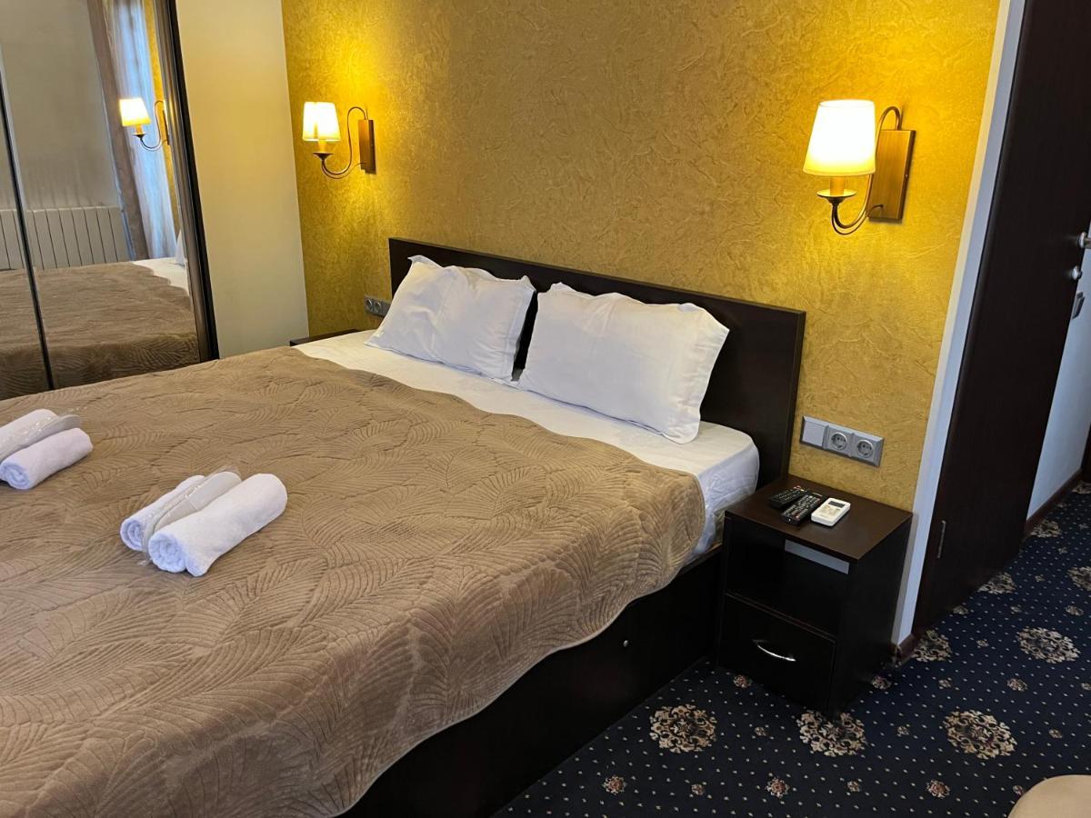Hotel New Royal Tbiliszi Kültér fotó