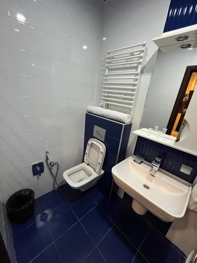 Hotel New Royal Tbiliszi Kültér fotó