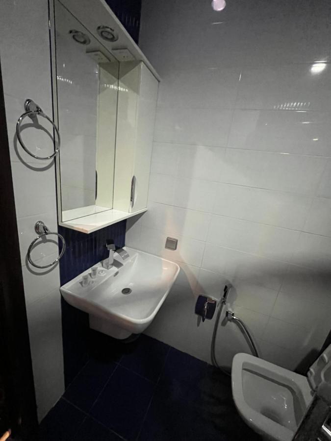 Hotel New Royal Tbiliszi Kültér fotó