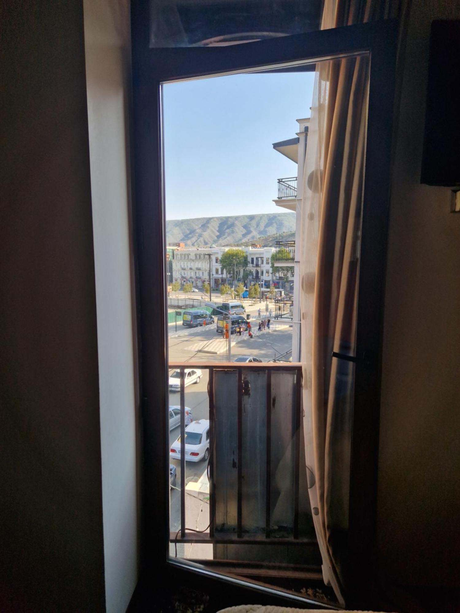 Hotel New Royal Tbiliszi Szoba fotó